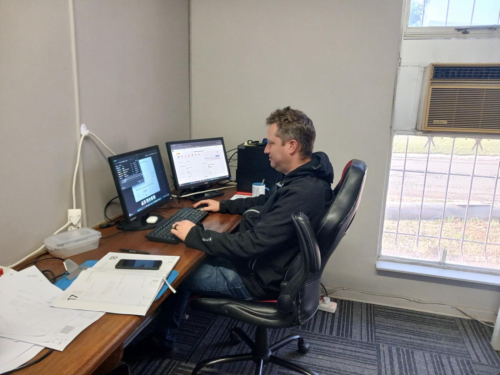 A Truss Master roof designer working on a roof design