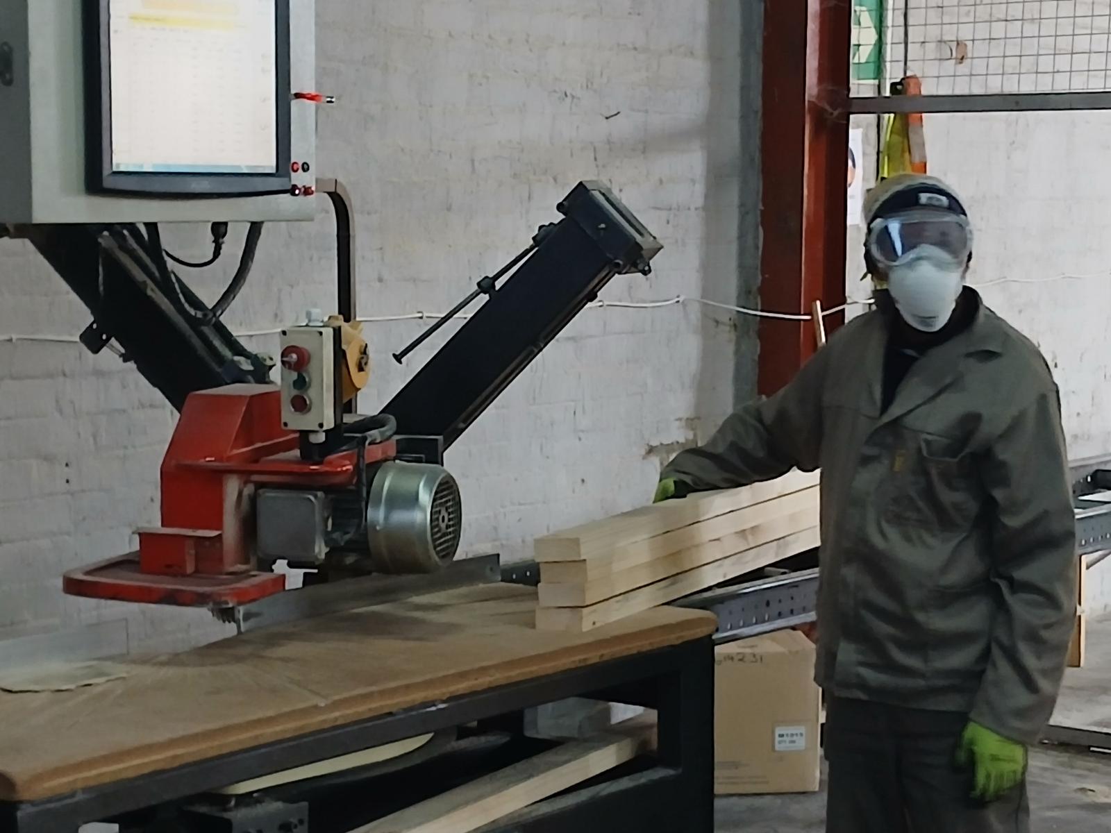 Cutting truss members on the saw